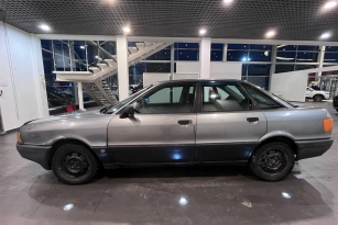 AUDI 80