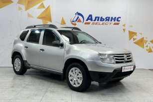 RENAULT DUSTER