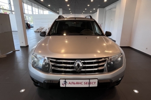 RENAULT DUSTER