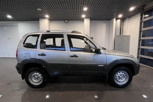 CHEVROLET NIVA