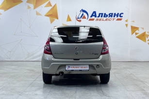 RENAULT SANDERO