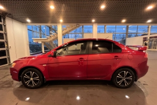 MITSUBISHI LANCER