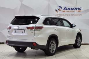 TOYOTA HIGHLANDER