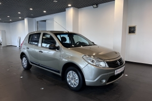 RENAULT SANDERO