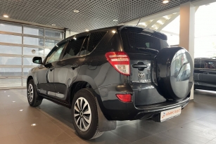 TOYOTA RAV 4