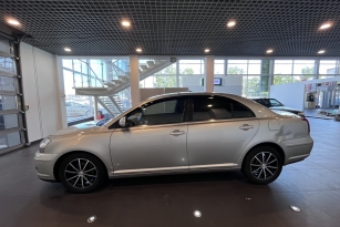 TOYOTA AVENSIS