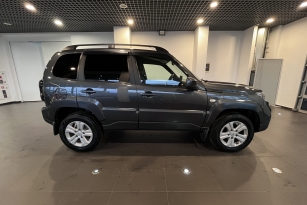 LADA NIVA TRAVEL