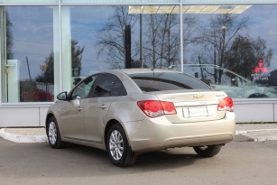 CHEVROLET CRUZE