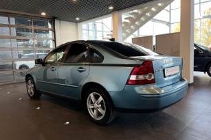 VOLVO S40