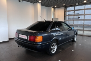AUDI 80