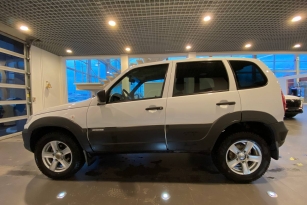 CHEVROLET NIVA