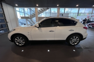INFINITI QX50