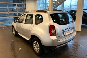 RENAULT DUSTER