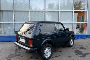 LADA 2121