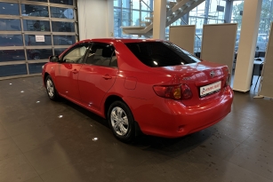 TOYOTA COROLLA