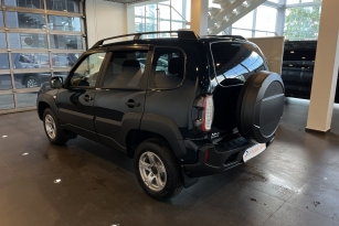 LADA NIVA TRAVEL