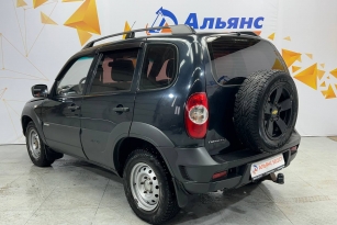 CHEVROLET NIVA