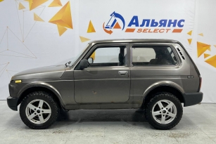 LADA 2121