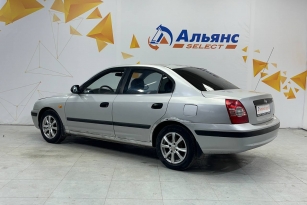 HYUNDAI ELANTRA