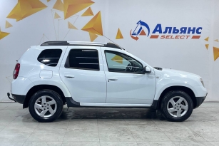 RENAULT DUSTER