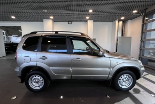 CHEVROLET NIVA