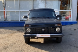 LADA 2121