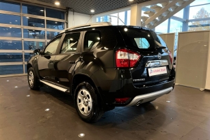 NISSAN TERRANO