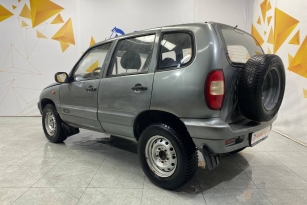 CHEVROLET NIVA