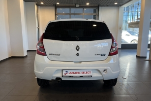 RENAULT SANDERO