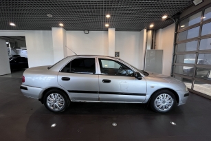 MITSUBISHI CARISMA