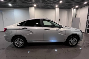 LADA VESTA