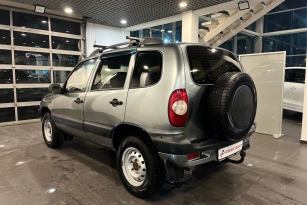 CHEVROLET NIVA
