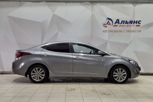 HYUNDAI ELANTRA