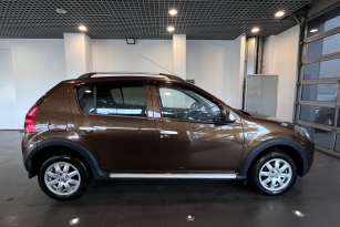 RENAULT SANDERO