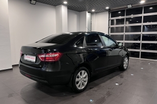 LADA VESTA