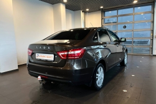 LADA VESTA