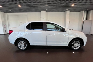 RENAULT LOGAN