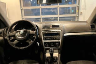 SKODA OKTAVIA