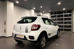 RENAULT SANDERO