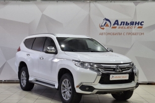 MITSUBISHI PAJERO