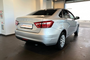 LADA VESTA