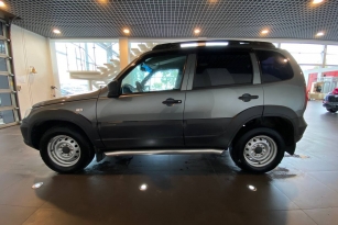 CHEVROLET NIVA