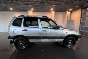 CHEVROLET NIVA