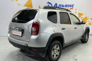 RENAULT DUSTER