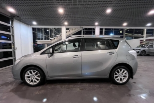 TOYOTA VERSO