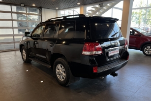 TOYOTA LAND CRUSER