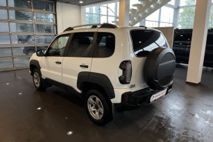 LADA NIVA TRAVEL
