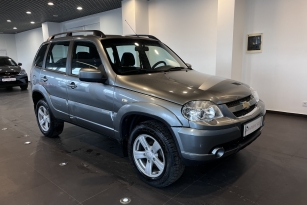 CHEVROLET NIVA