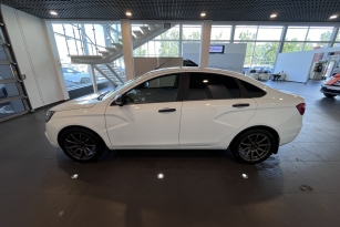LADA VESTA