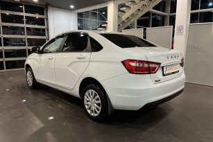 LADA VESTA